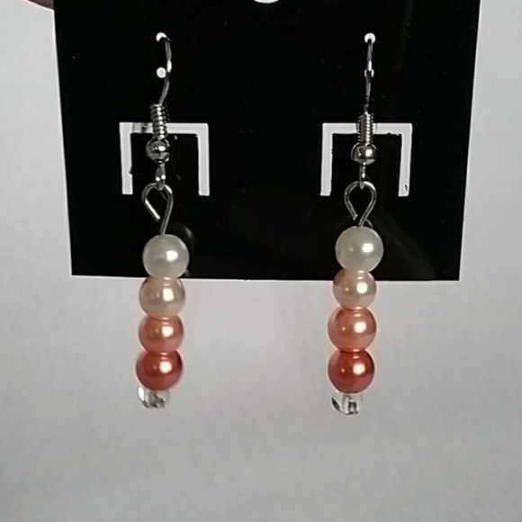 Occasion Creations Co. Jewelry - Pink ombre beaded hook earrings